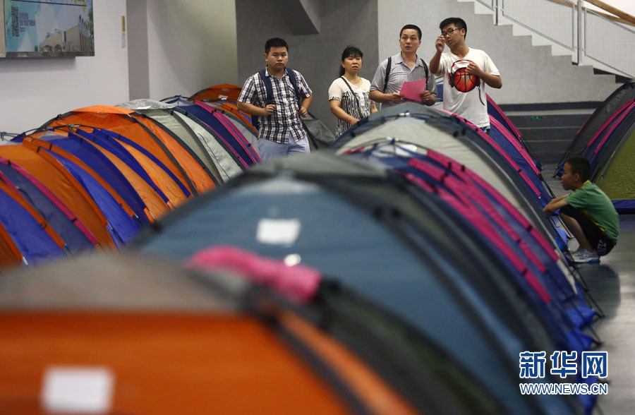 津大学开设“迎新小帐篷”AG真人国际新华网:天(图3) 津大学开设“迎新小帐篷”AG真人国际新华网:天(图3)